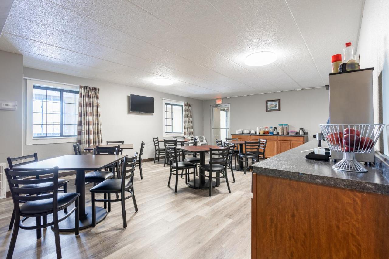 Fairbridge Inn Express Monroe City 외부 사진