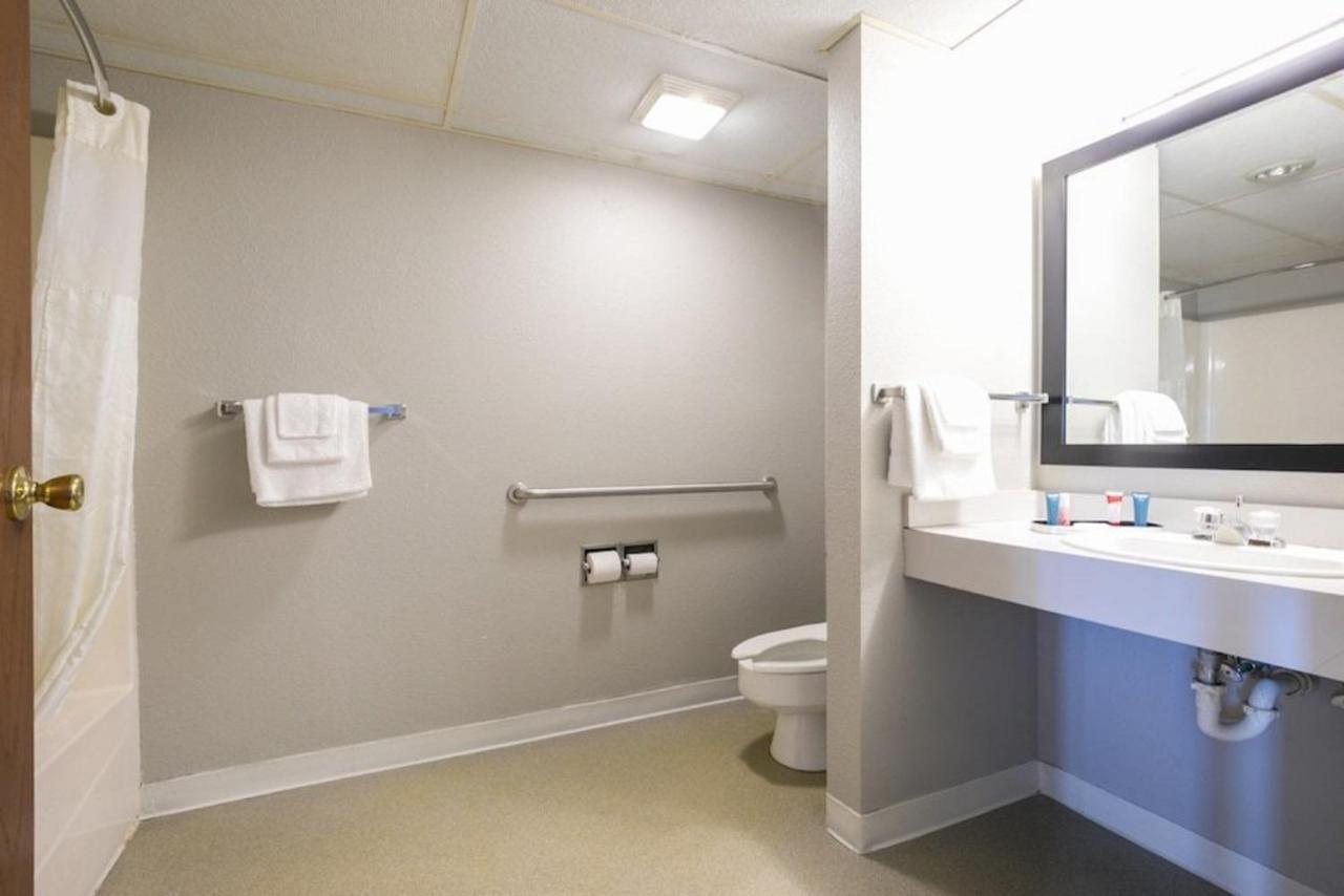 Fairbridge Inn Express Monroe City 외부 사진